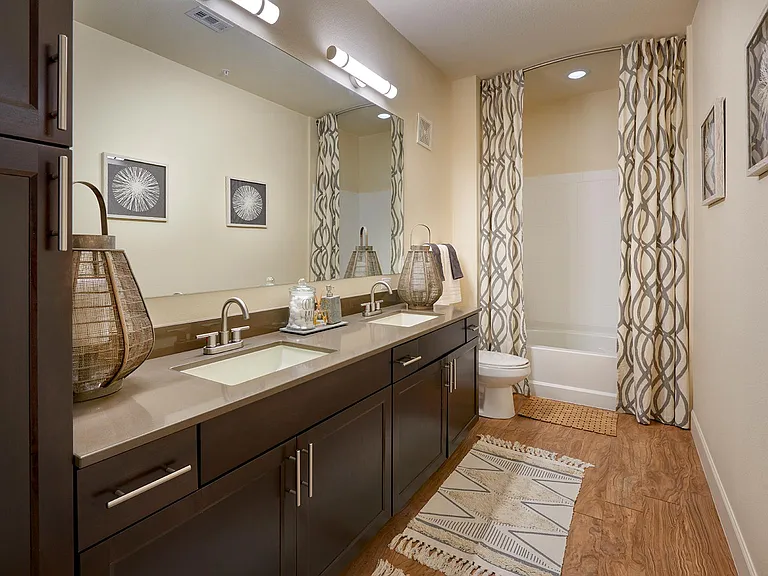 M2 Apartments — Photo 14