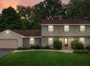 W334S8040 Tolbert Ln, Mukwonago, WI 53149