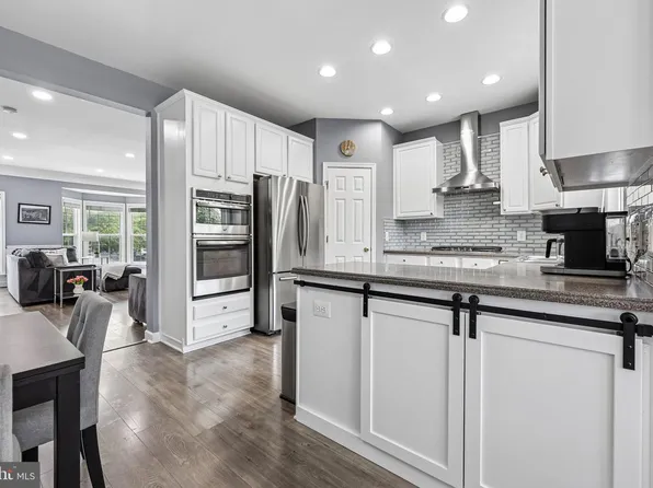 229 Hawks View Sq SE, Leesburg, VA 20175
