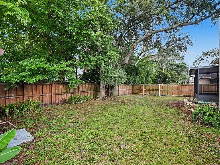 17703 Cranbrook Dr — Photo 25