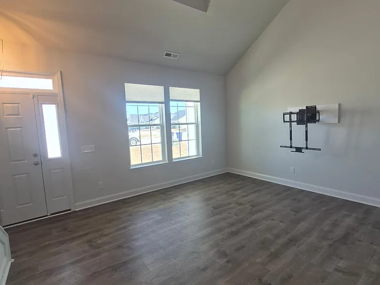 301 Harvest Dr — Photo 6