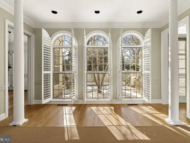 841 Mount Moro Rd — Photo 16