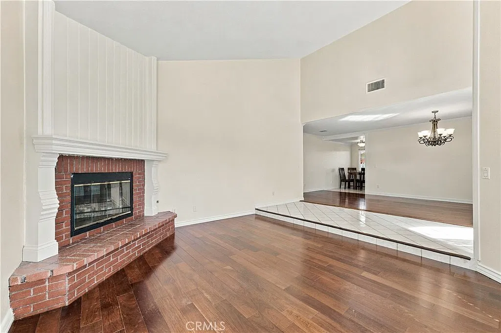 4 bed, 2075 sqft, $4,000 — Photo 4