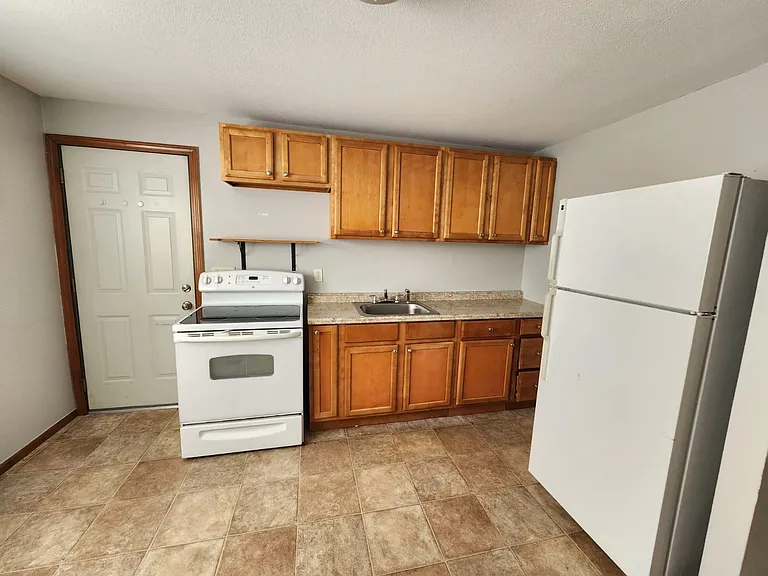 7 Wilcox Ln #7B — Photo 1