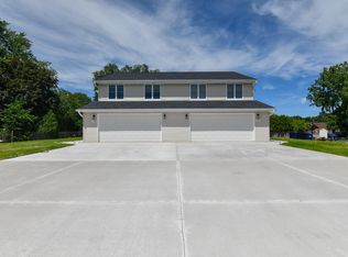 735 Hoffman Rd, Green Bay, WI 54301
