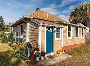 14 Titus Ln, Warwick, RI 02888