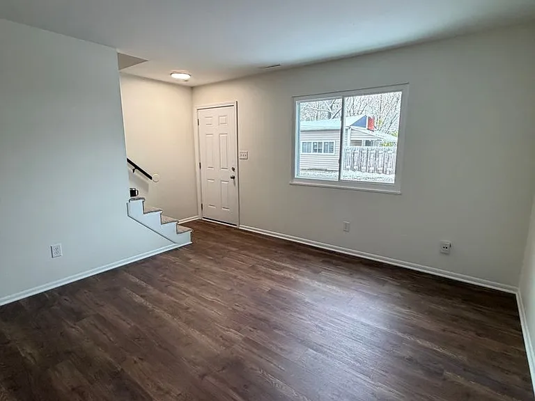 1530 Genessee Ave — Photo 3