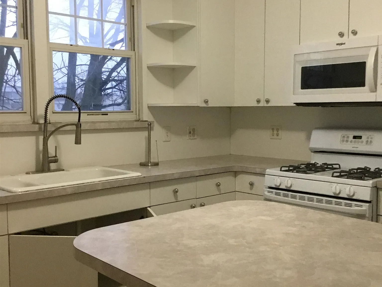 3 bed, 1.0 bath, $2,900 — Photo 3