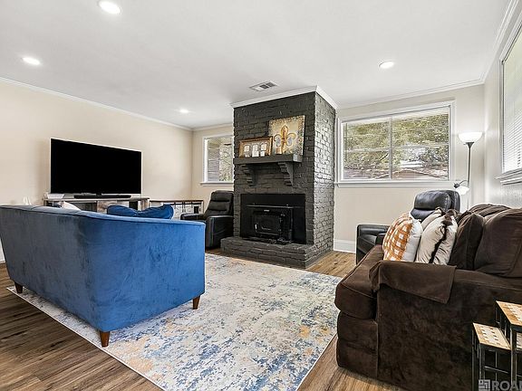 5th image of 4811 Lynn St