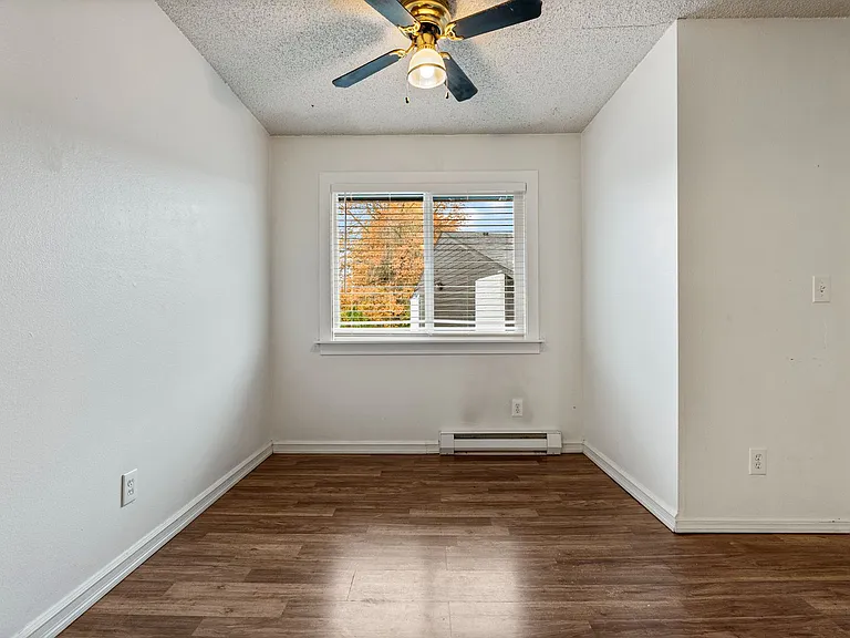 Sandy Terrace Apartments — Photo 15