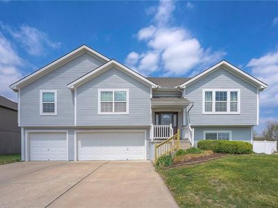 12308 S Burr Oak Cir, Peculiar, MO, 64078