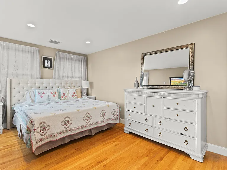 82 Hammond St #1 — Photo 16