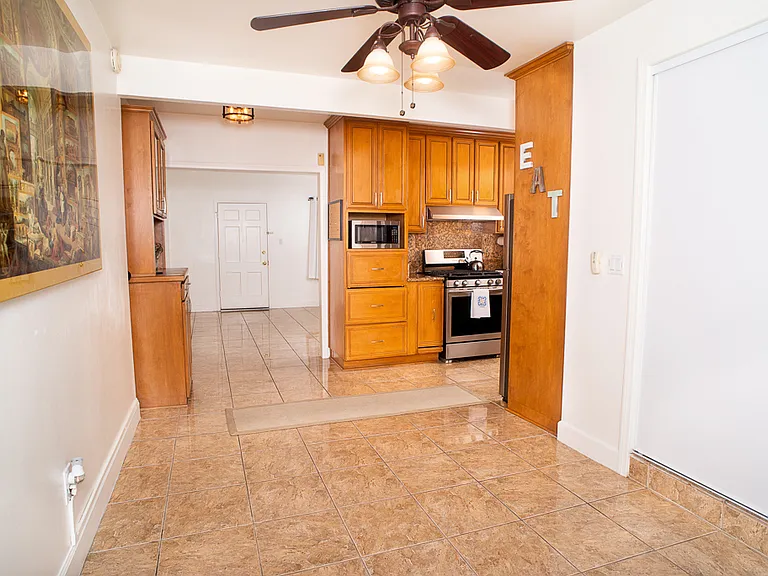 7029 Orion Ave — Photo 9
