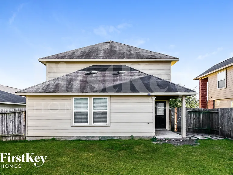 2427 Gianna Way — Photo 15