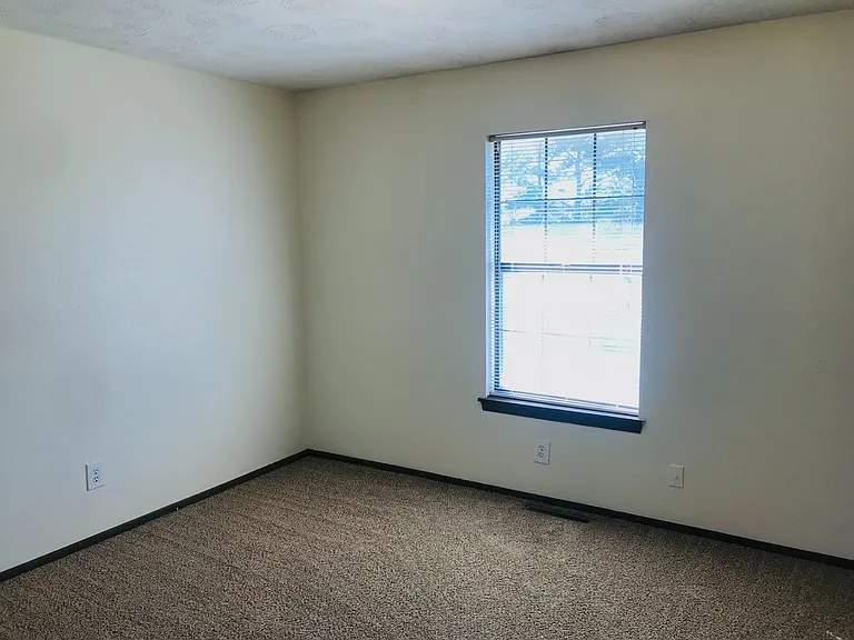 236 E Buena Vista St #B — Photo 14