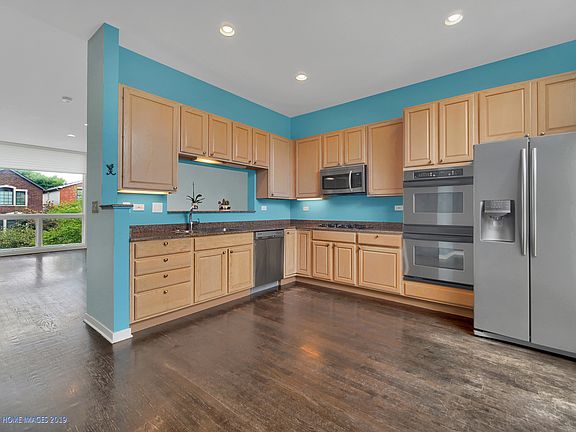 5th image of 1741 W Wellington Ave