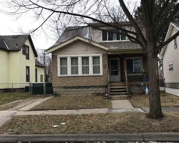 1st image of 75 Grove Park St