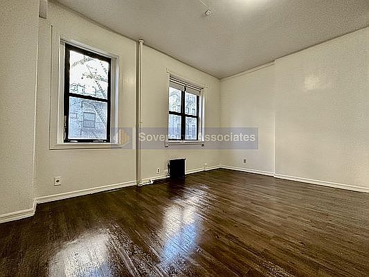 2nd image of 257 W 113th St #202A