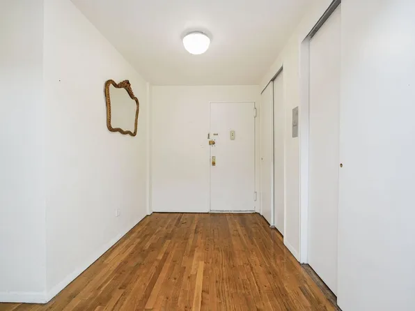 2785 Ocean Parkway image 4 of 24