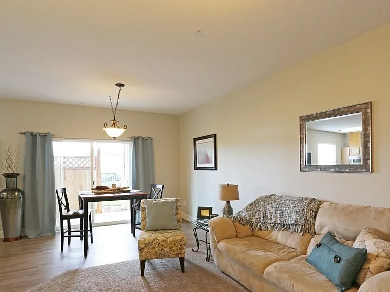 Riverbend Apartments — Photo 19