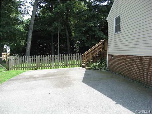 5th image of 7135 McCauley Ln