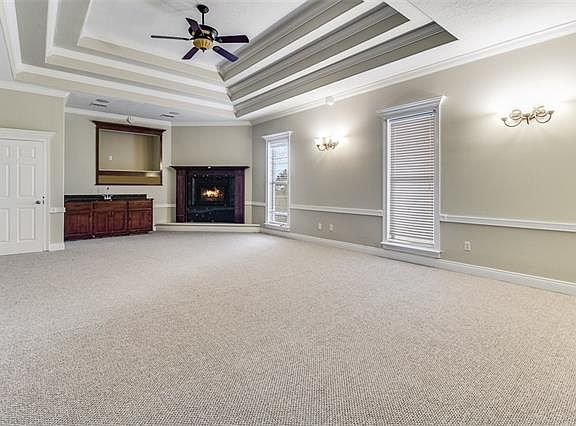 3rd image of 4362 Edgewater Dr