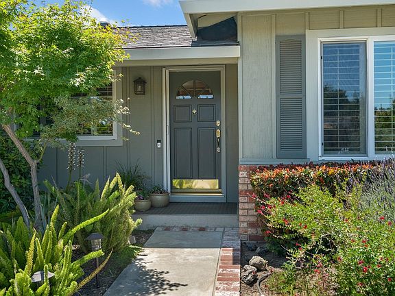 3rd image of 6365 El Paseo Dr