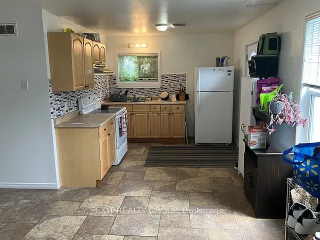 27 Grove St #MAIN FLR — Photo 6