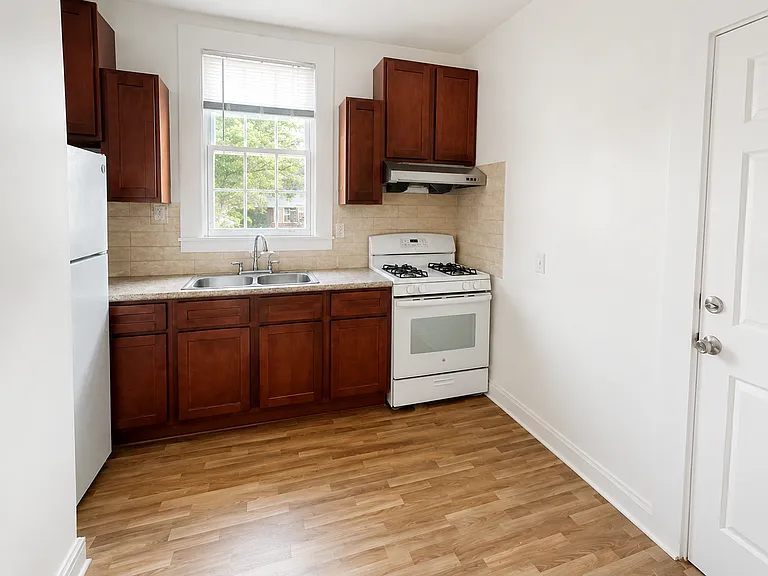 2346 Valdez St #6 — Photo 2