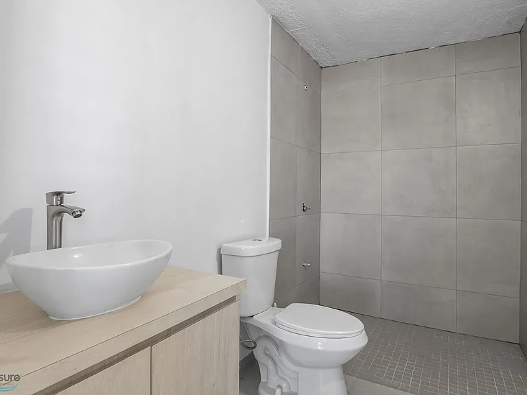 2040 Paseo Azalea — Photo 10