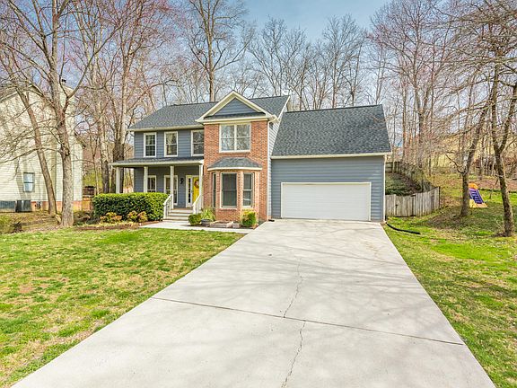 3rd image of 2720 Dee Peppers Dr