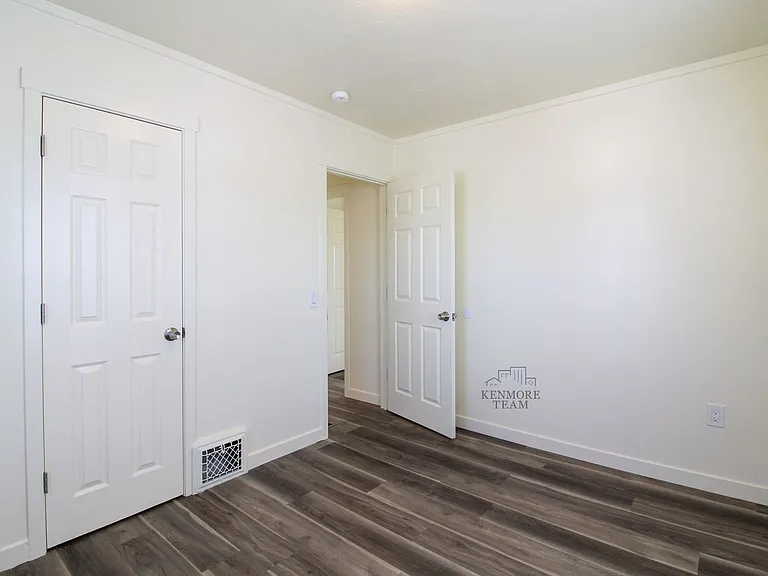 706 Benham St — Photo 7