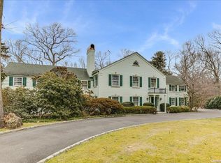 315 Stillwell Ln, Syosset, NY 11791