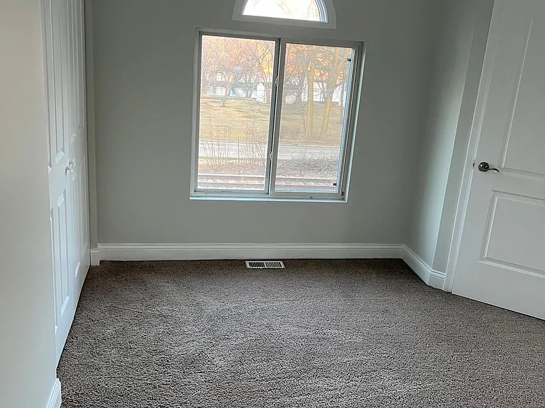 152 N Adams St — Photo 24