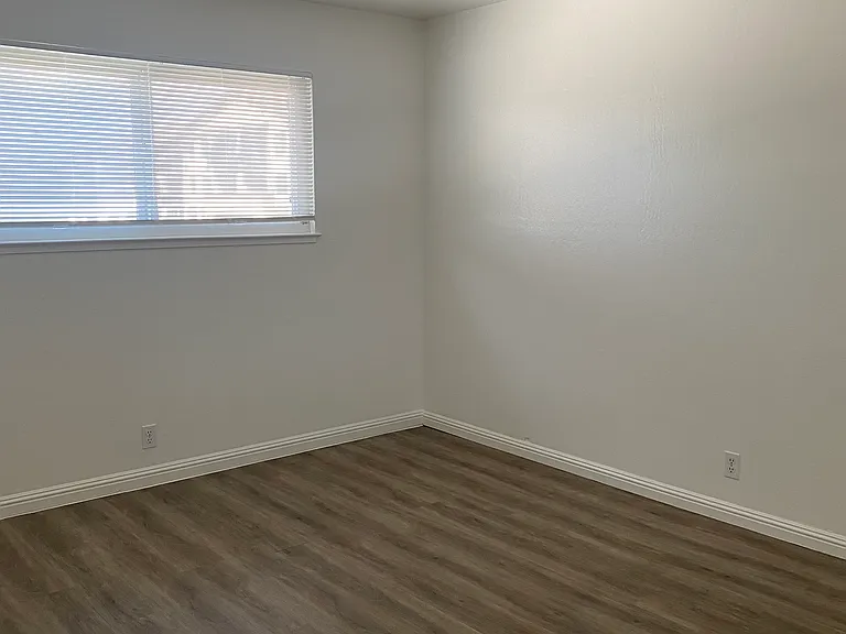 189 Siesta Way — Photo 8