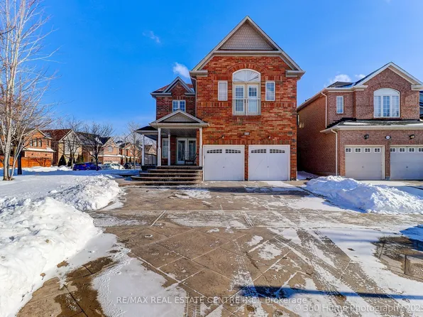 806 White Clover Way, Mississauga, ON L5V 3C5