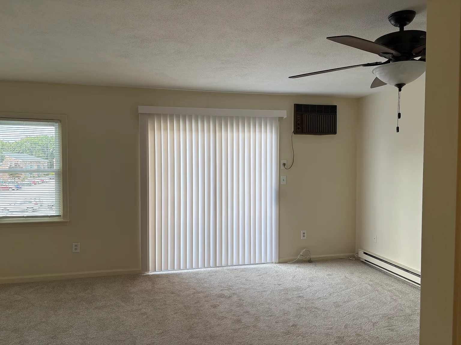 2 bed, 918 sqft, $1,950 — Photo 2