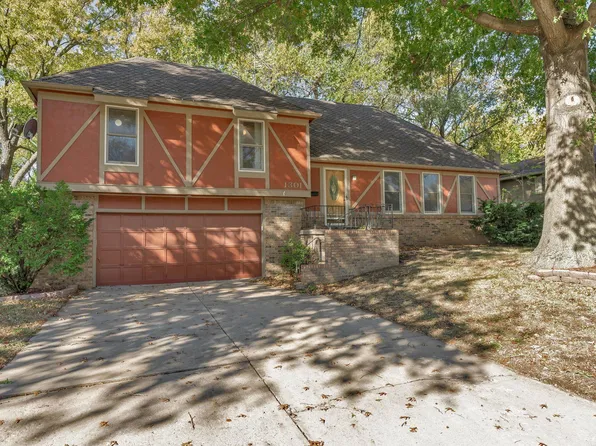 1301 N Dry Creek Dr, Derby, KS 67037