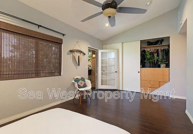 1680 N Coast Highway 101 #3 — Photo 14