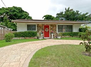 199 SW 7th Ter, Hallandale, FL 33009