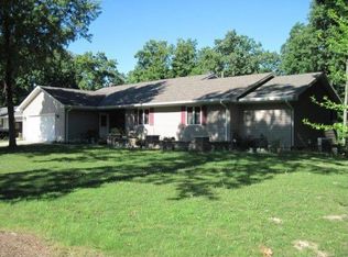 2402 Stoner Dr E, Charleston, IL