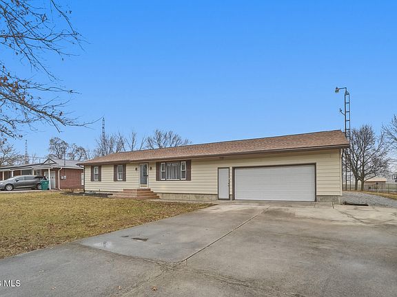 3rd image of 1085 Lutz Rd