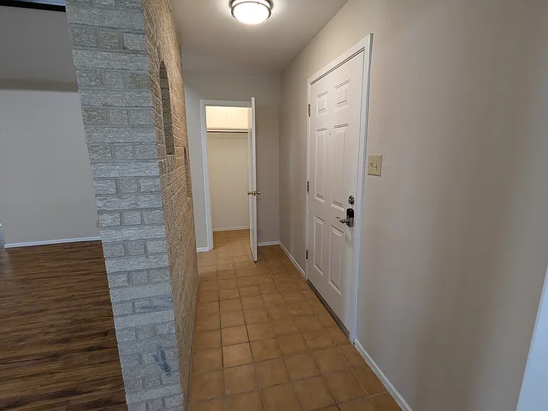 5694 N US Highway 277 — Photo 14