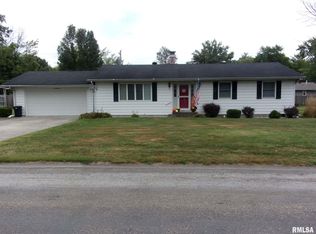 600 Tulsa Ave, Salem, IL 62881