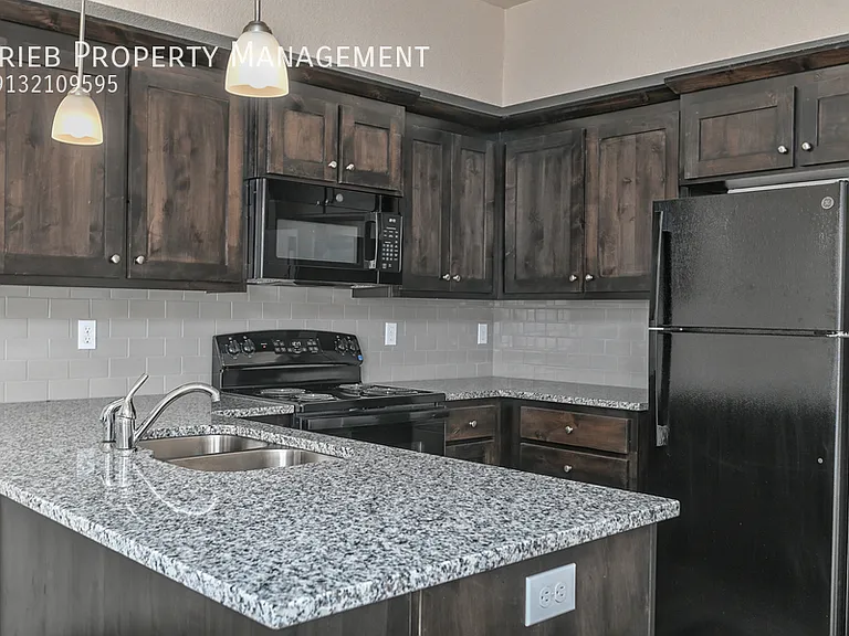 10328 Farrow Ave #6 — Photo 14