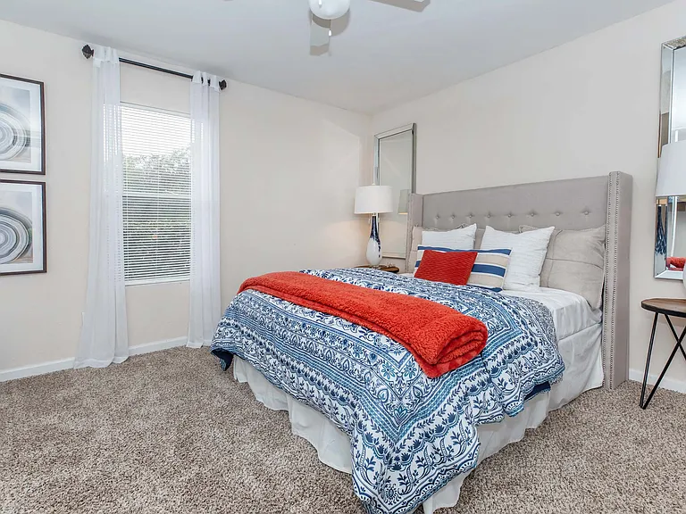 Royal Wildewood Manor Apartments — Photo 31