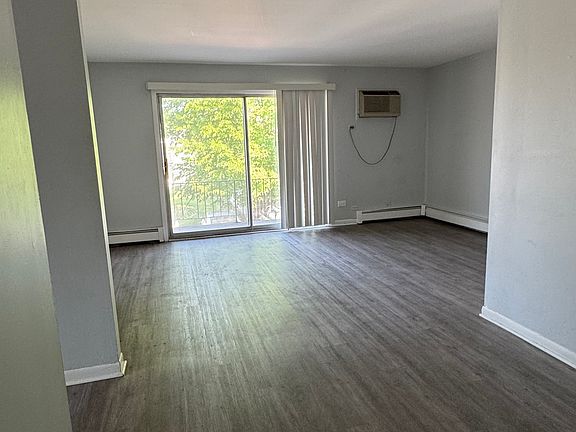 3rd image of 205 N Wolcott St APT 2C