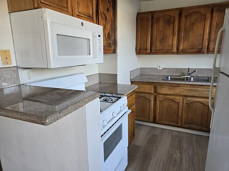 9336 Valley Blvd — Photo 8