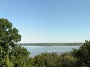 7526 N Derby Rd, Peoria, IL 61615