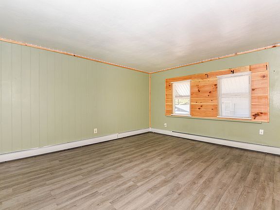 5th image of 421 Main St #2B